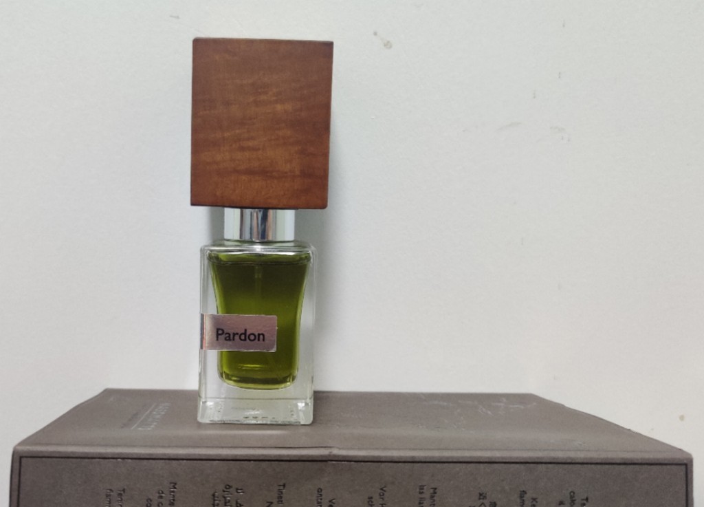 许多品牌的木质香香水都往往表现出一种分明的三调变化