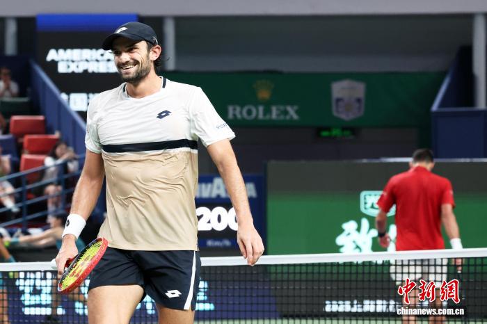 德约科维奇在上海大师赛半决赛落败无缘决赛，