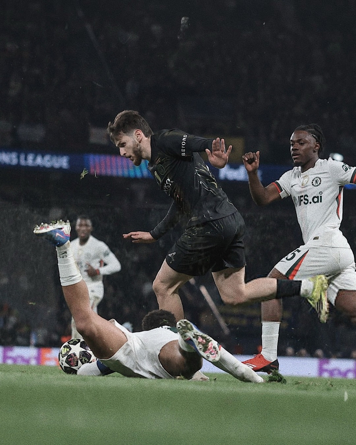 Kvara替补登场双响助球队2-2战平欧冠赛场