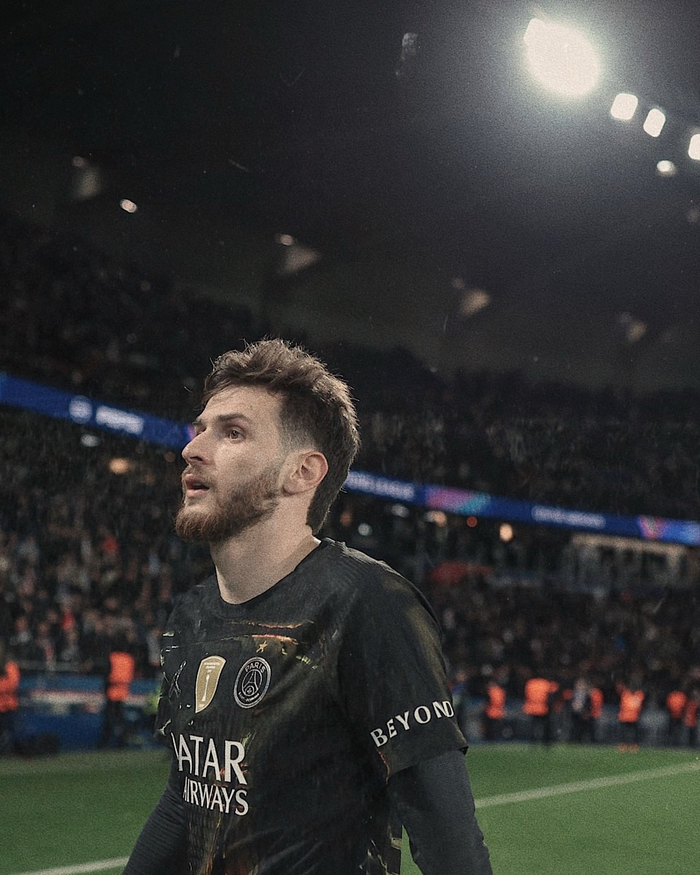 Kvara替补登场双响助球队2-2战平欧冠赛场