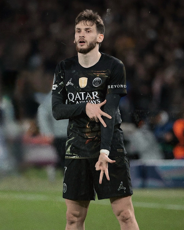 Kvara替补登场双响助球队2-2战平欧冠赛场