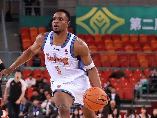 新疆队外援集体低迷惨败辽宁 管理层引援失策引