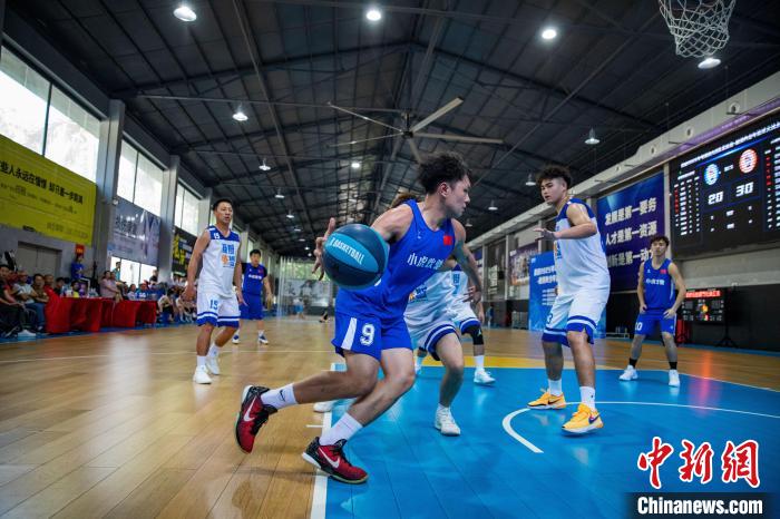 穗港青少年篮球友谊赛在广州展开激烈角逐