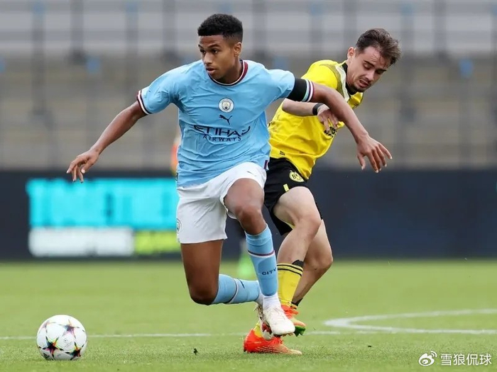 南安普顿爆冷2-1阿森纳 曼城青训小将绝杀终结枪