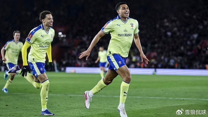 南安普顿爆冷2-1阿森纳 曼城青训小将绝杀终结枪