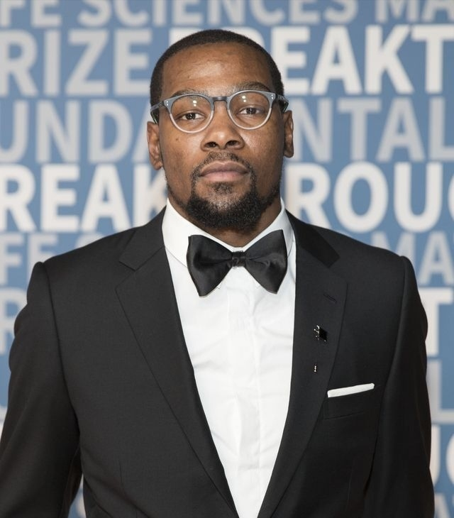 杜兰特九年前投资Whoop公司估值暴涨81倍成股神