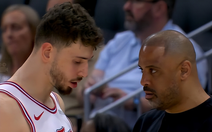 火箭八连胜登顶西部第四 杜兰特关键三分锁定胜